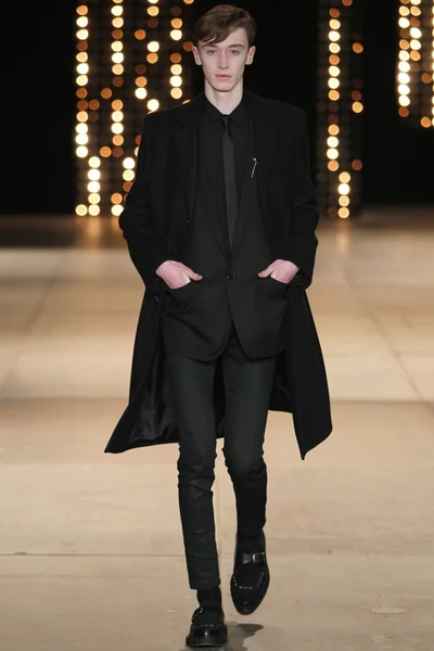 Look 18